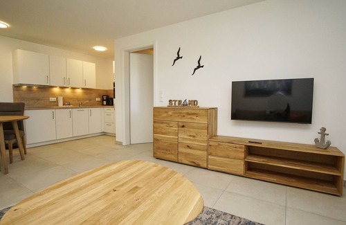 Lobbe Apartment | Beachfront apartment with terrace, use of swimming pool and sauna - Rex Rugia apartment 17-4