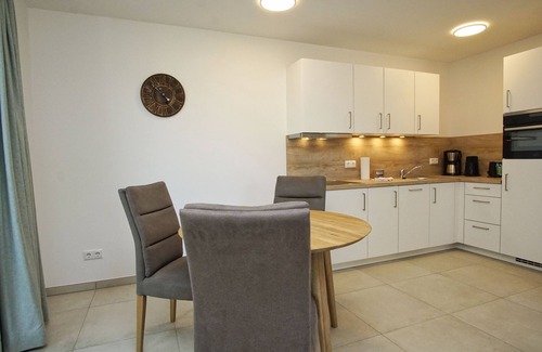 Lobbe Apartment | Beachfront apartment with terrace, use of swimming pool and sauna - Rex Rugia apartment 17-4