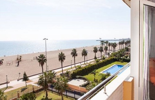 Roquetas de Mar Condo | Beachfront apartment with pool