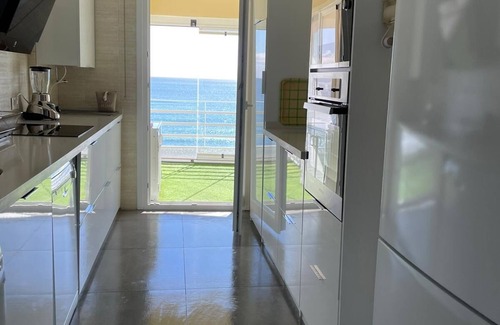 Torreblanca Condo | BEACHFRONT APARTMENT IN FUENGIROLA