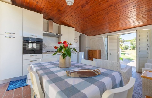 Torre Specchia Ruggeri House | Beachfront apartment overlooking the sea of Torre Specchia
