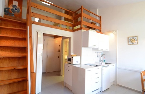 Els Griells Apartment | Beachfront Apartment in Estartit with Pool