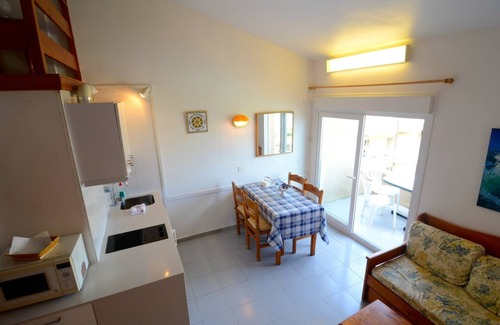 Els Griells Apartment | Beachfront Apartment in Estartit with Pool