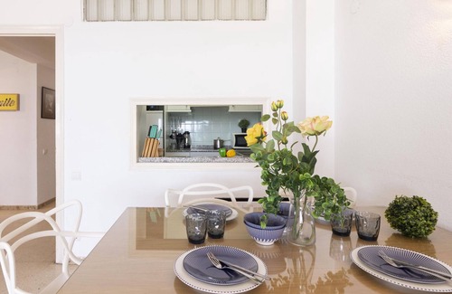 La Pineda Apartment | Beachfront Apartment with Terrace, A/C, WiFi & Near PortAventura in La Pineda