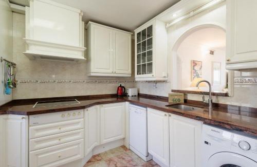 Torremolinos Apartment | Beachfront apartment with stunning views in Torremolinos