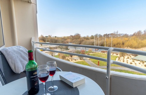 Duhnen Apartment | Beachfront apartment incl. pool, whirlpool, sauna & beach chair 234