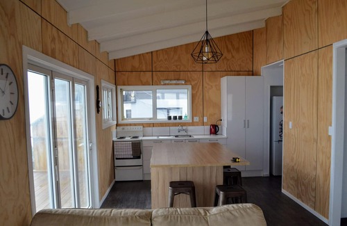 Pukehina House | Beachfront Bach with Amazing Views