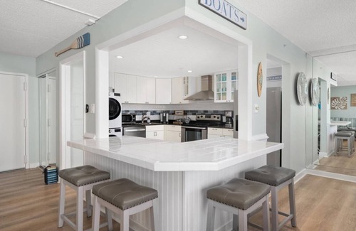 North Ocean City Condo | Beachfront,Beach/Bay Views,Steps to Beach,IndoorPool,Elevator,Gym,Sauna,Game Room,Tennis