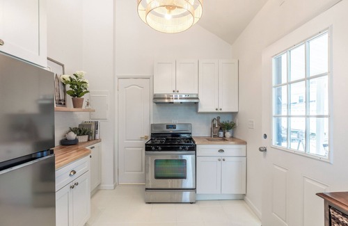 Wall House | Beachfront Beauty - 2BR/1BA
