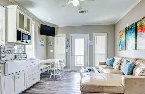 Port Bolivar House | Beachfront Beauty A Romantic Getaway