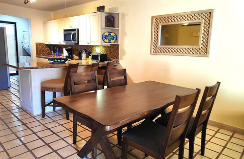 Centro Condo | Beachfront Bliss Steps to Cabo's Vibrant Life