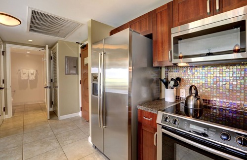 Honokowai Condo | Beachfront Bliss at Honua Kai Resort – Romantic Penthouse Floor Condo, Sleeps 4