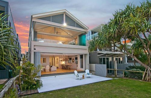 Palm Beach House | Beachfront Bliss