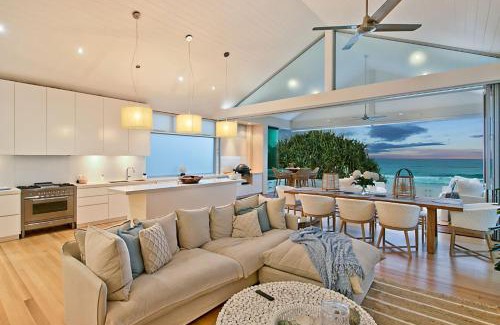 Palm Beach House | Beachfront Bliss