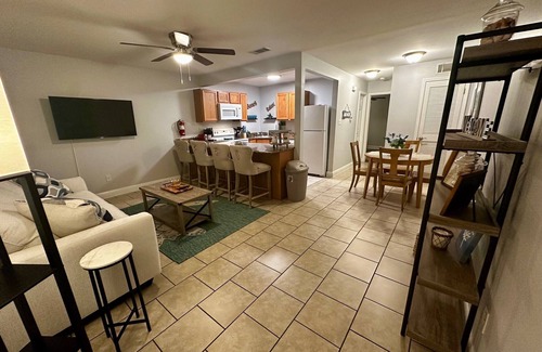 Biloxi Condo | Beachfront Bliss – Steps to Dining, Shops & More!