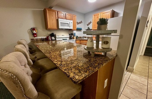 Biloxi Condo | Beachfront Bliss – Steps to Dining, Shops & More!
