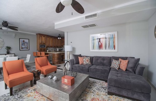 San Jose del Cabo Condo | Beachfront condo at the Rock. Surfers, beach lovers paradise.