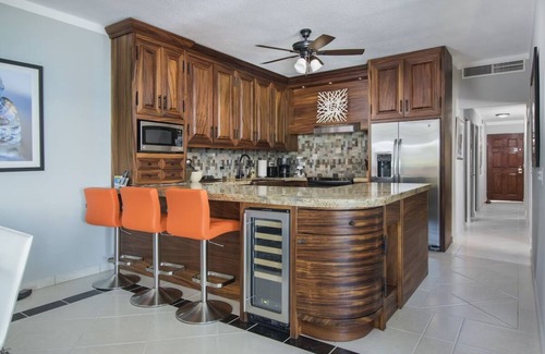 San Jose del Cabo Condo | Beachfront condo at the Rock. Surfers, beach lovers paradise.