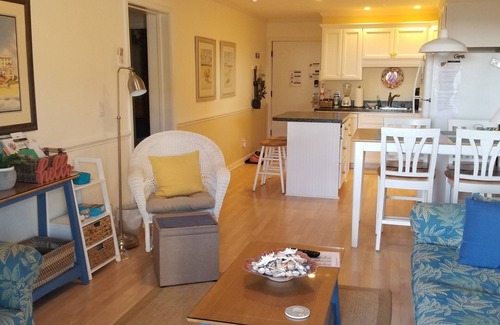 Myrtle Beach Condo | Beachfront condo-clean & bright. Beach access, ocean view, pools & nearby golf.