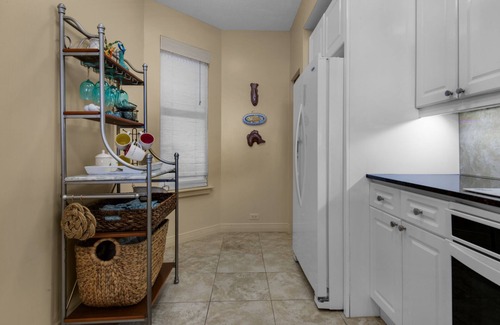 Navarre Beach Condo | Beachfront Condo Close to Pier with Ocean View - Beach Chairs/Umbrella Included