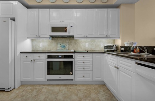 Navarre Beach Condo | Beachfront Condo Close to Pier with Ocean View - Beach Chairs/Umbrella Included