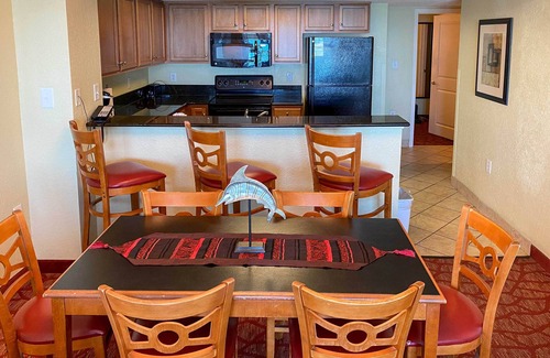 Downtown Myrtle Beach Apartment | Beachfront Condo in Myrtle Beach w/Pool Access