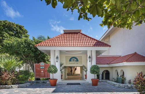 Playacar Condo | Beachfront condo in Xaman Ha 7018