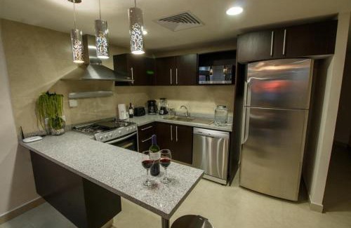 South Hotel Zone House | Beachfront Condo with Access to Pools, Gym, Tennis Court