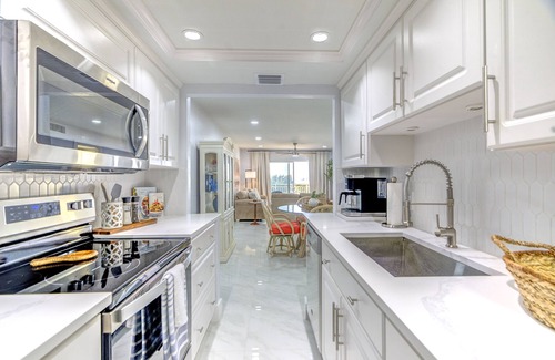 Madeira Beach Condo | Beachfront condo in Madeira Beach directly across from Johns Pass Village