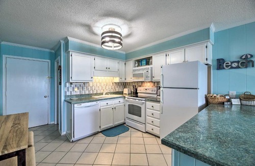 Morehead City Apartment | Beachfront Condo with Boardwalk and Pool Access!