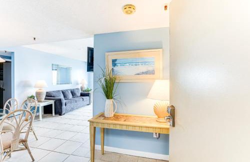 Myrtle Beach Apartment | Beachfront Condo with Pool at Myrtle Beach Resort!