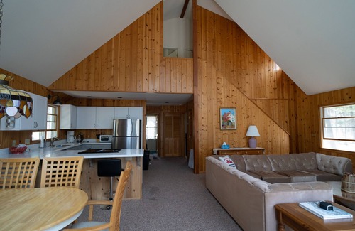 Harbor Springs Cottage | Beachfront Cottage off Tunnel of Trees
