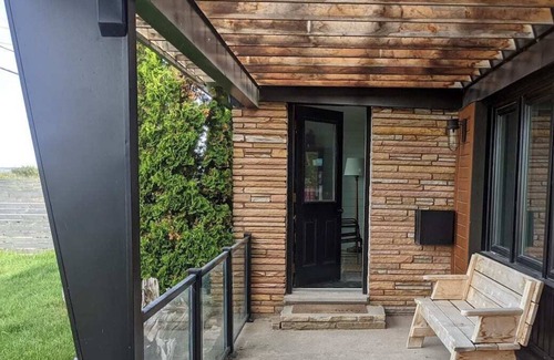 Sauble Beach Cottage | Beachfront Cottage, Short Walk to Downtown!
