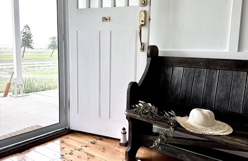 Lacepede Cottage | Beachfront cottage with ocean views - only 5 mins from shops and cafes