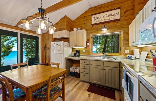 Baileys Harbor Cottage | Beachfront Cottage on Lake Michigan