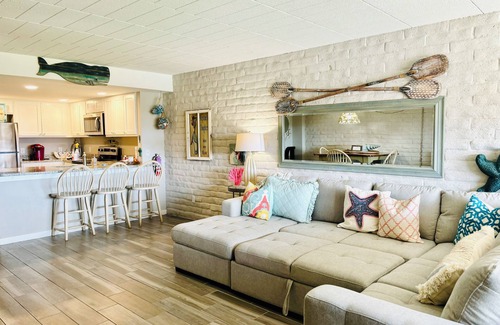 Port Aransas Condo | Beachfront Cozy Condo 228 located in the Golf Cart Dist. in the heart of Port A