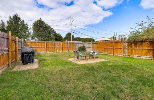 Milford Apartment | Beachfront, Dog-Friendly Milford Getaway with Yard!