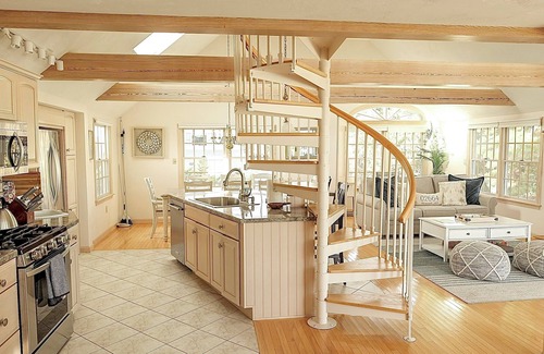Bass River House | 🌊 BEACHFRONT FAMILY HOME STEPS TO THE OCEAN!