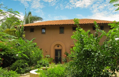 Troncones Apartment | Beachfront flat — 2 bdrm + 2 ba + 2 living areas + pool, on best swimming beach!
