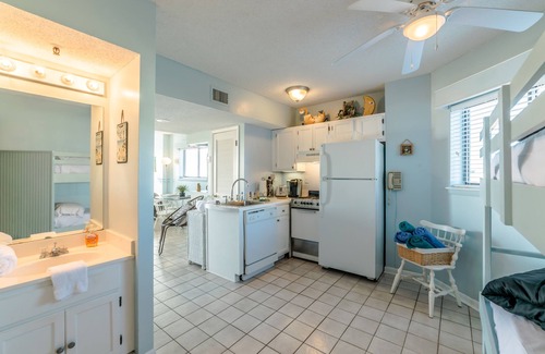 Alabama Gulf Coast Condo | Beachfront Gulf Views! Adorable Corner Unit! Surreal Sunsets!