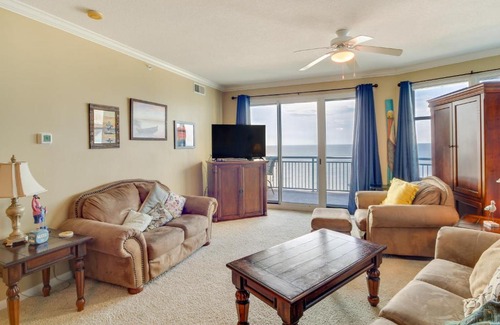 Gulfport Apartment | Beachfront Gulfport Vacation Rental with Balcony!
