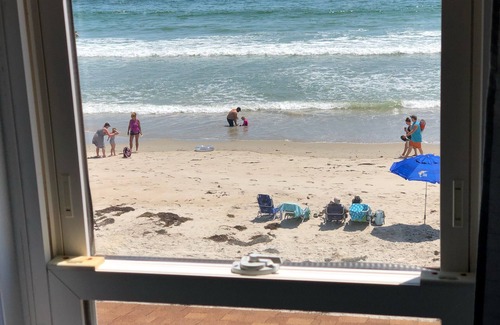 Wells Beach House | BEACHFRONT HOME-BREATHTAKING 180 DEGREE OCEAN SUNRISES & SUNSETS: 9/13-9/17 OPEN