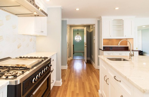 Pine Orchard House | Beachfront Home in Pine Orchard, Branford available for monthly or academic rent