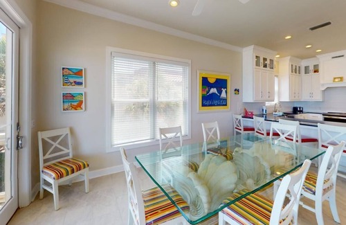 East End House | Beachfront, Hot Tub, Pet Friendly 5 BR, Community Pool