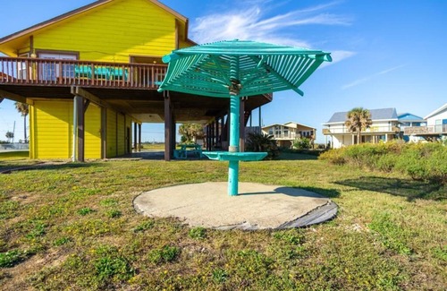 Bermuda Beach House | Beachfront House, Close to All Galveston Has to Offer!!