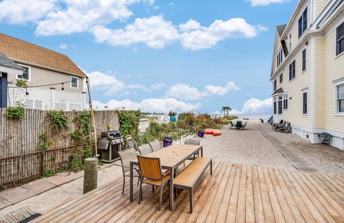 Milford House | Beachfront house on Long Island Sound
