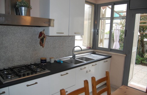 Ladispoli Apartment | Beachfront house with garden.20 minutes by train from the center of Rome.