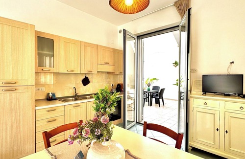 Santa Maria al Bagno Apartment | Beachfront house with garden and veranda