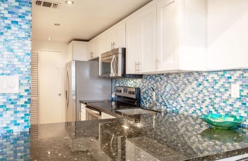South Beach Apartment | Beachfront in Lincoln Road. Prestigious Condominium. South Beach. Miami Beach.