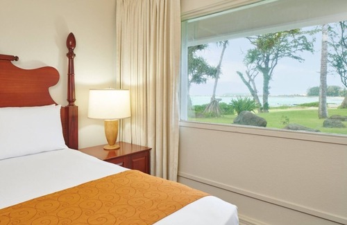 Kahului Hotel | Beachfront Leisure Room - Perfect for Family Trips | Close to Kanaha Beach Park